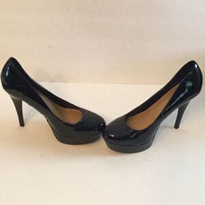 LAUREN CONRAD black stiletto heels in size 9med